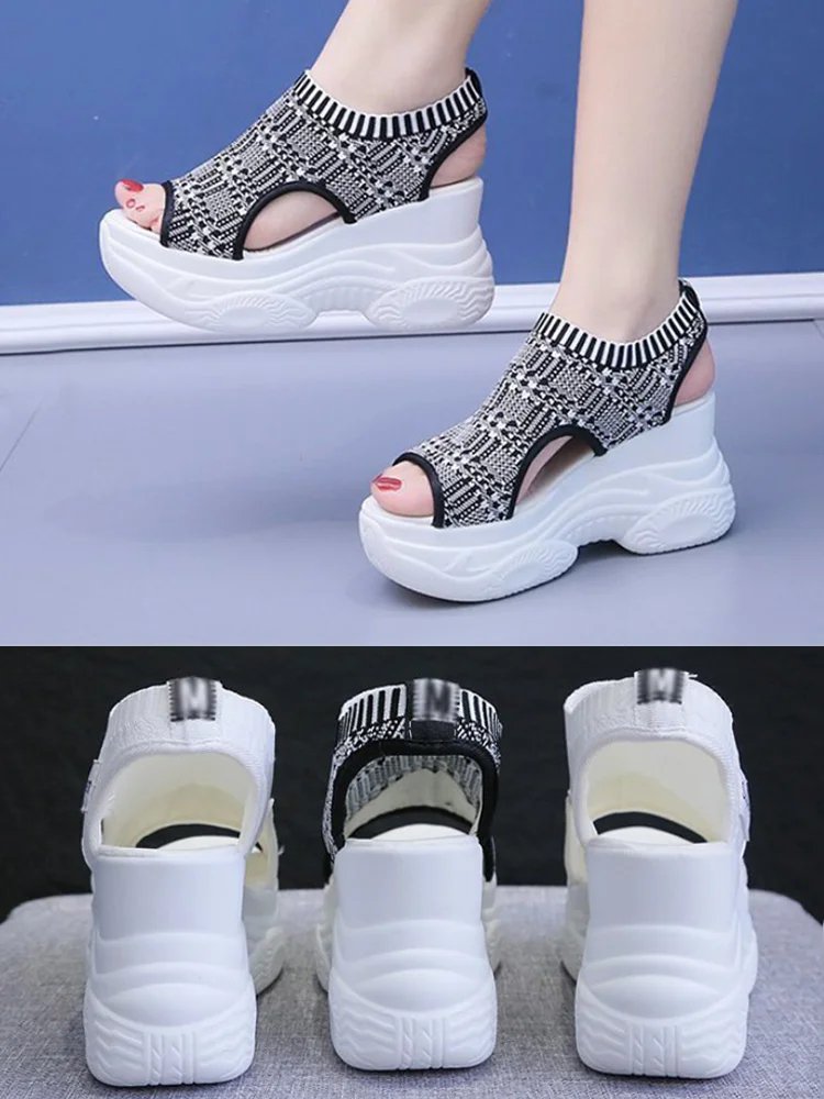 &nbsp;صندل طويل القامة&nbsp;