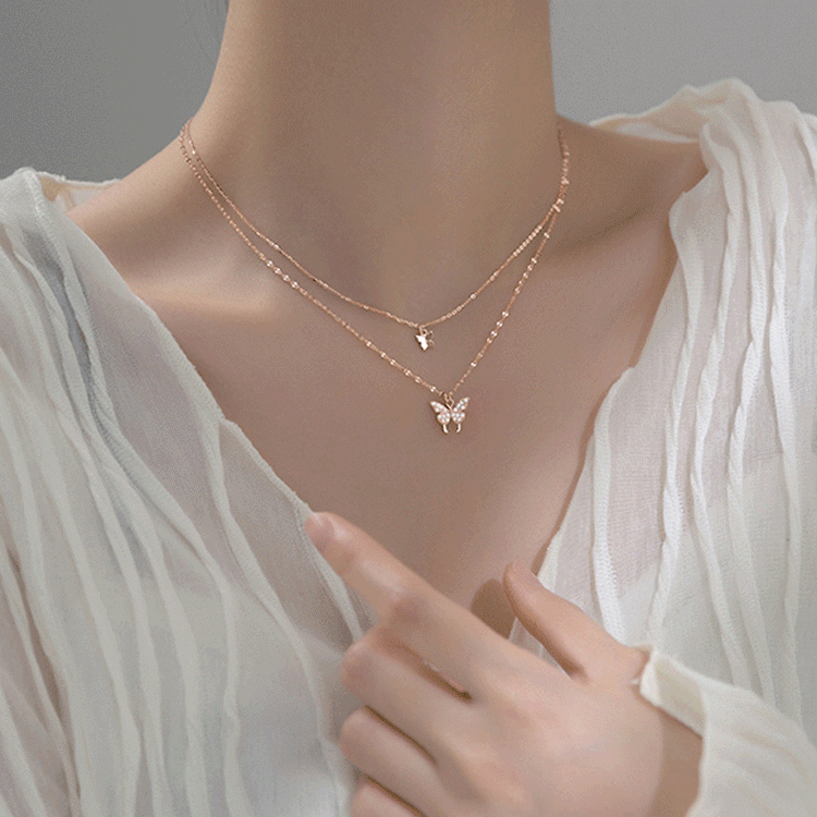 【蝶モチーフ二重ネックレス】蝶モチーフ、二重、コーデしやすい、エレガント、オリジナル