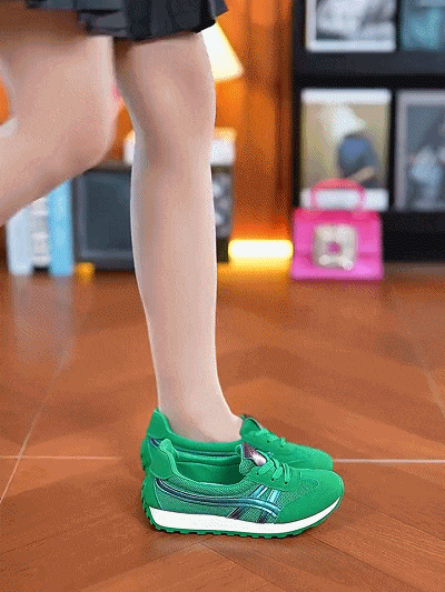 高品質素材を使用した厚底レディーススニーカー