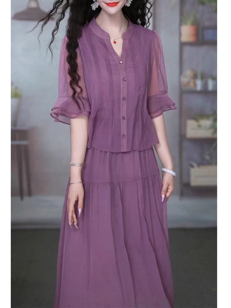 おしゃれなナチュラルワンピースコーディネート