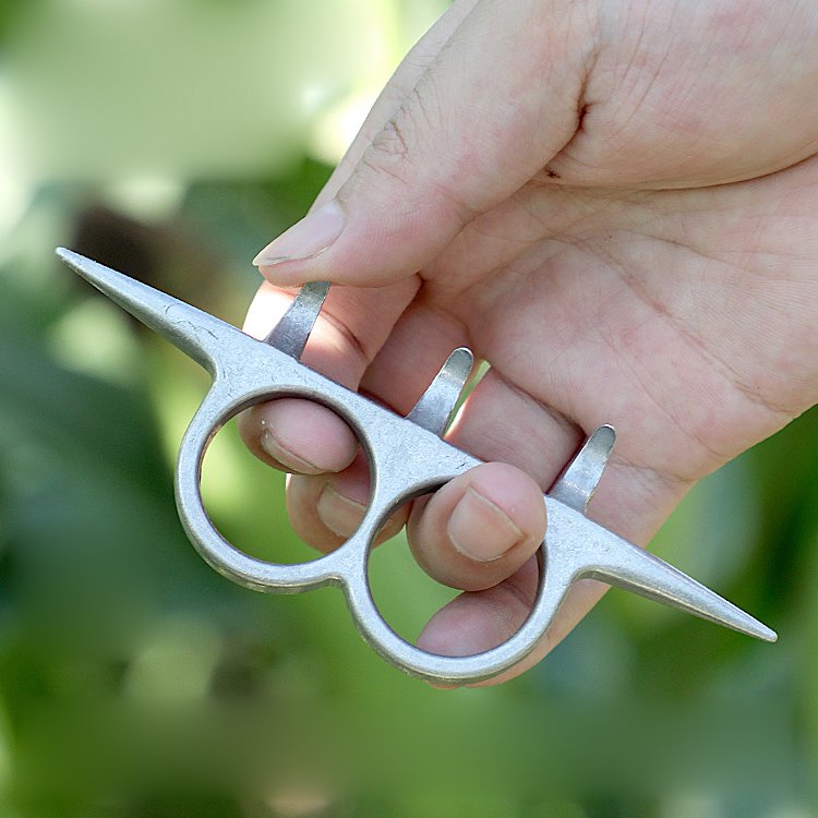 ナックルダスター