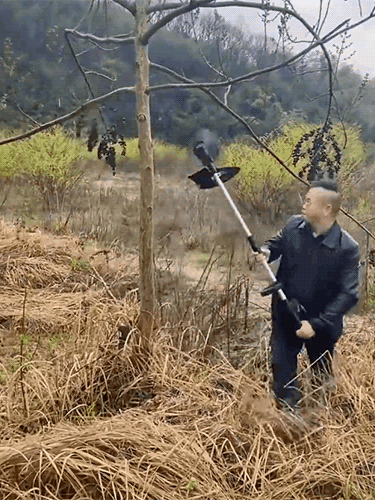 Újratölthető elektromos fűnyíró
