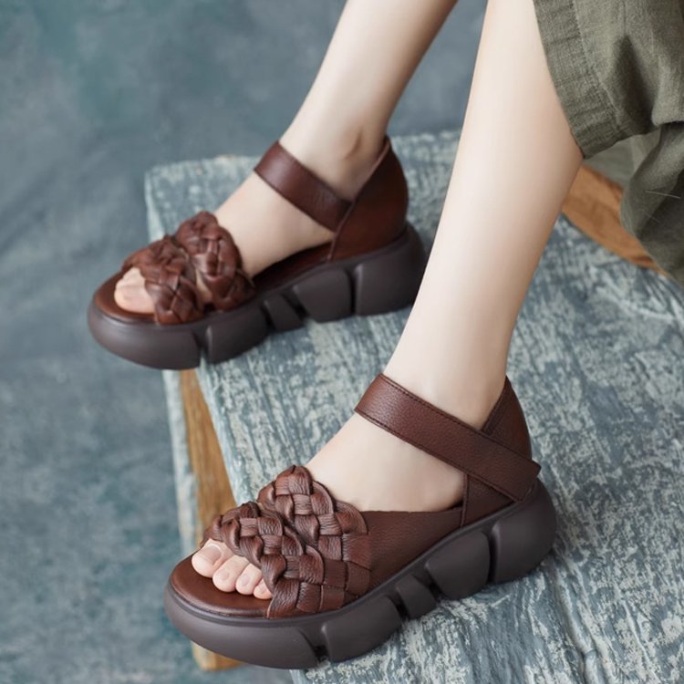 編み込みレザーの厚底サンダルレディース