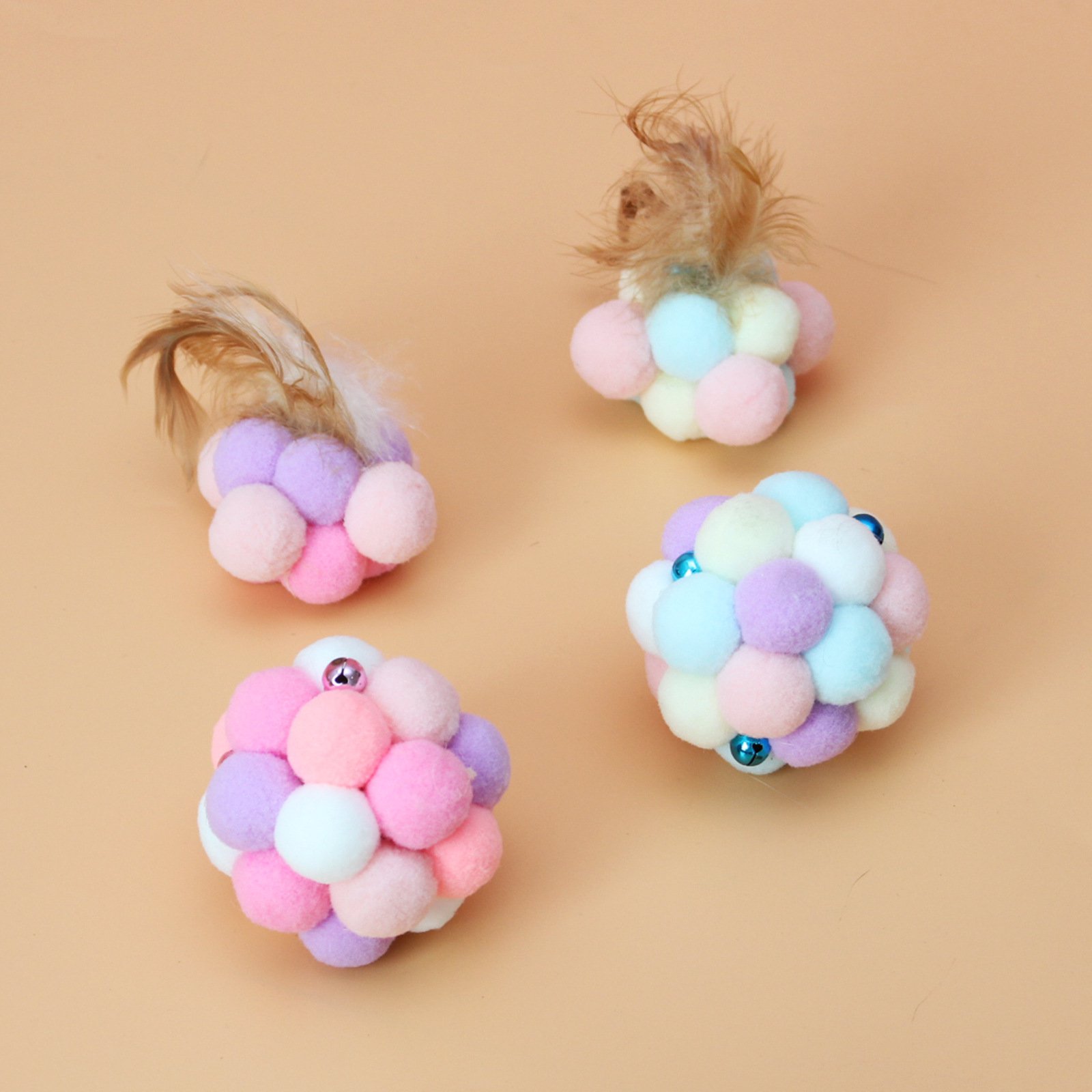 Katzenspielzeug-Pompon mit Glöckchen