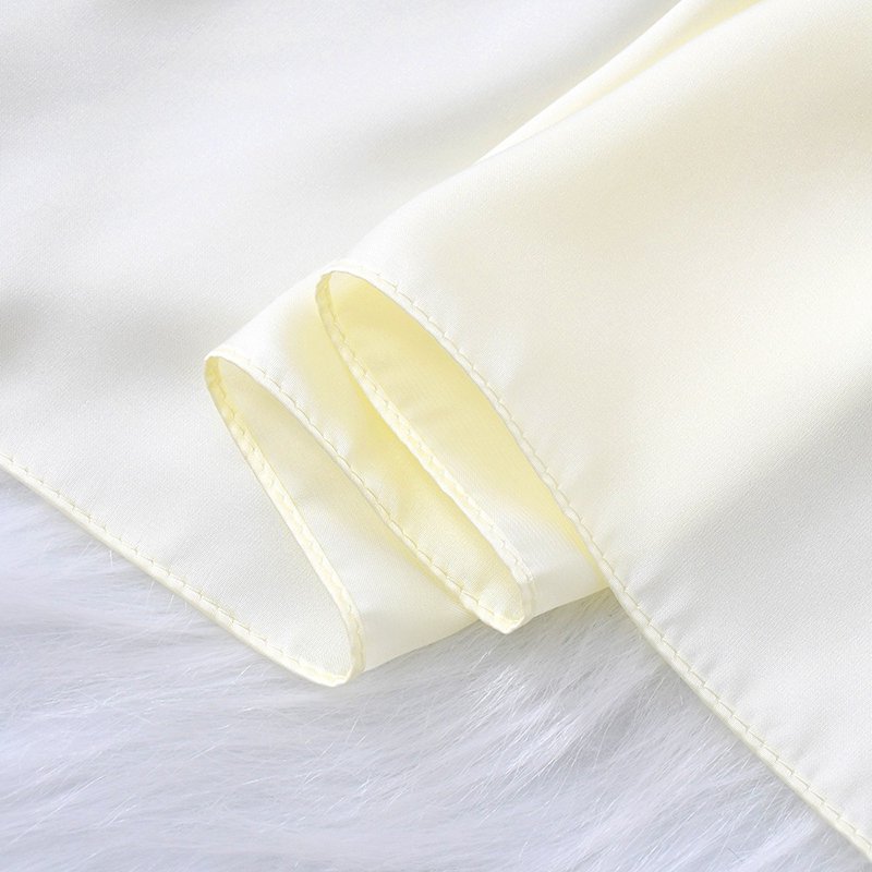 Foulard Femme en satin de soie avec coiffe couleur unie