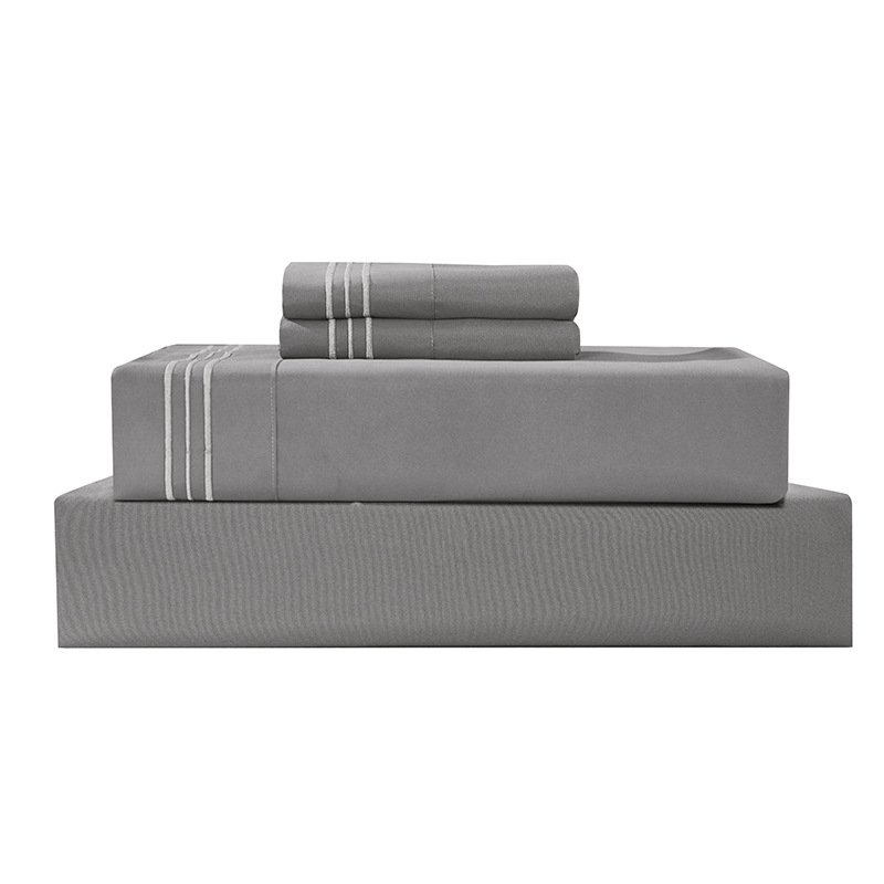 Conjunto de cuatro piezas para dormitorio