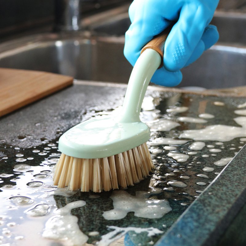 Fogantyús tisztítókefe