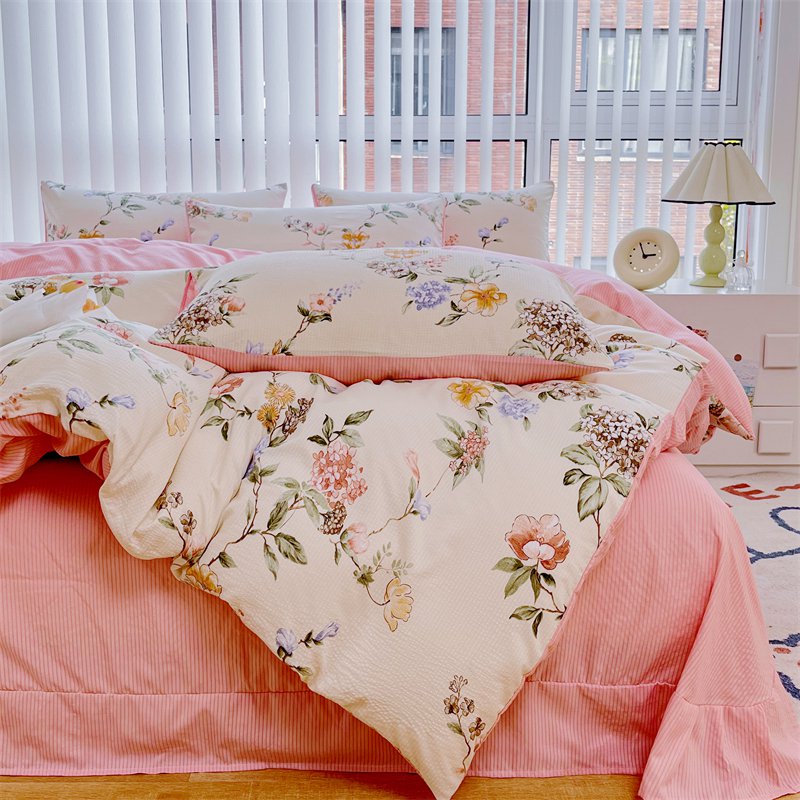 Four-piece bedding set