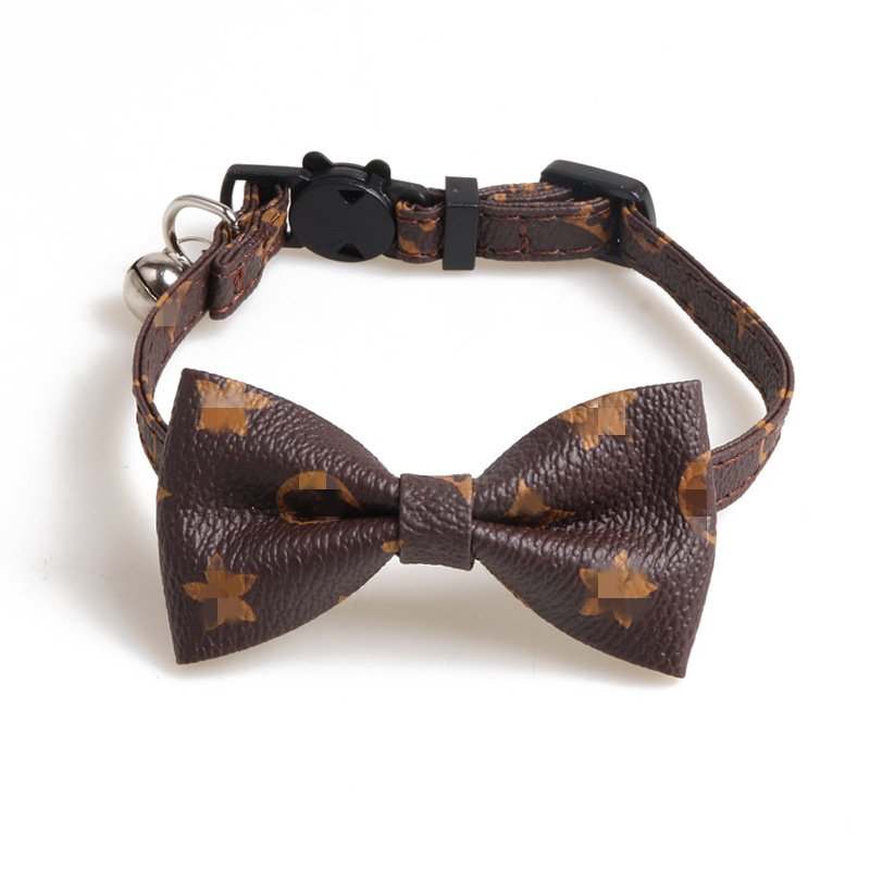 ปลอกคอสัตว์เลี้ยงหนังประดับโบ