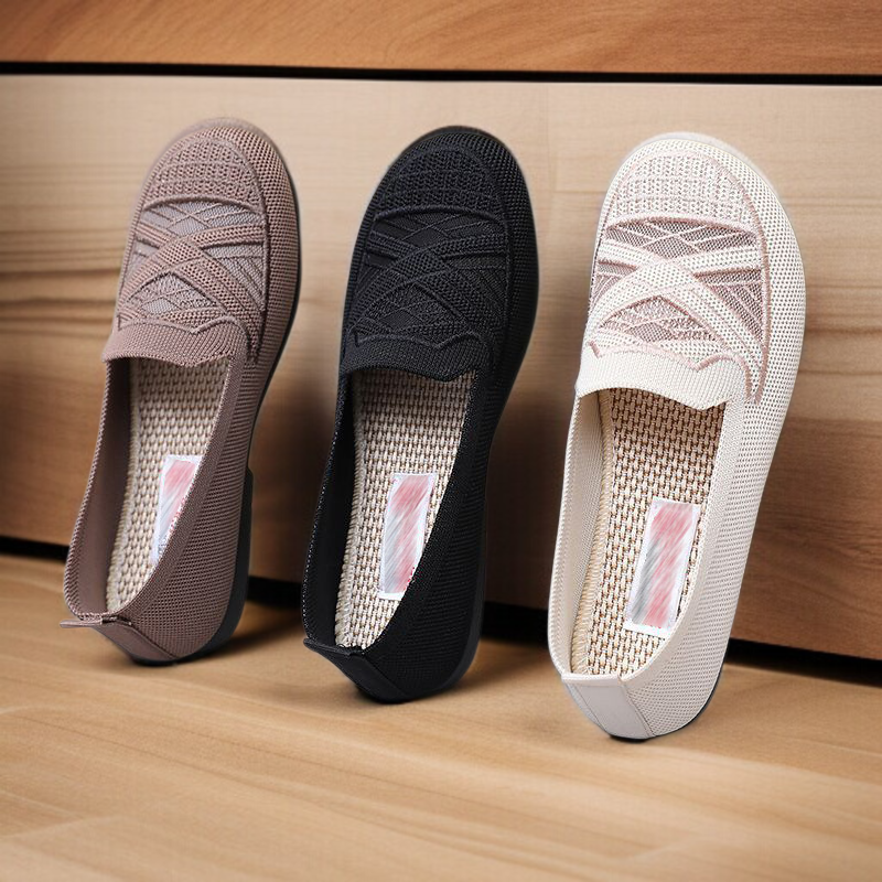 여성 여름 슬립온 착용 예시 이미지