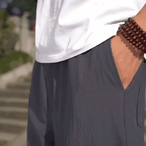 薄手の麻のカジュアルパンツ