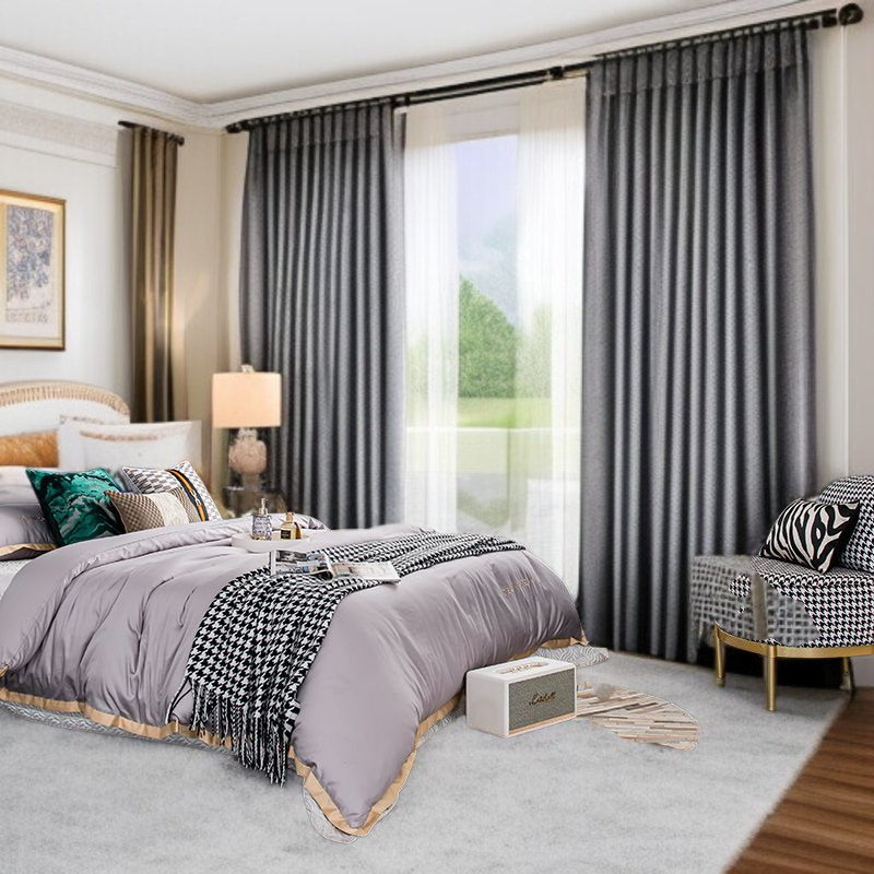 ふくらんだ窓にぴったりな遮光カーテン