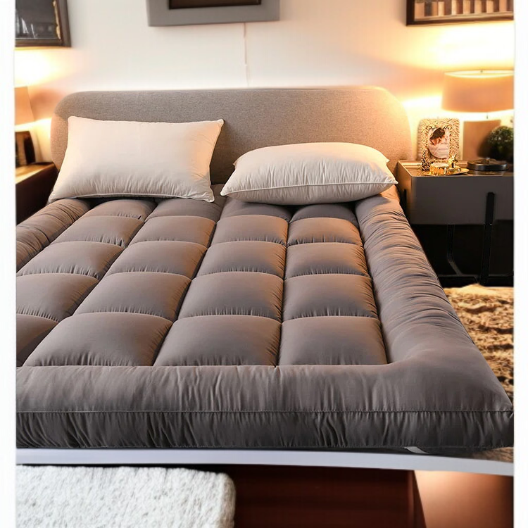 フロアマットレスとして使えるキルト布団