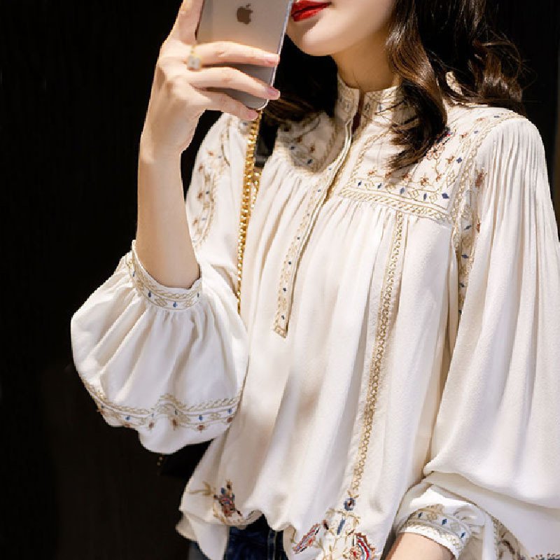 세련된 디자인의 빈티지 셔츠 디테일