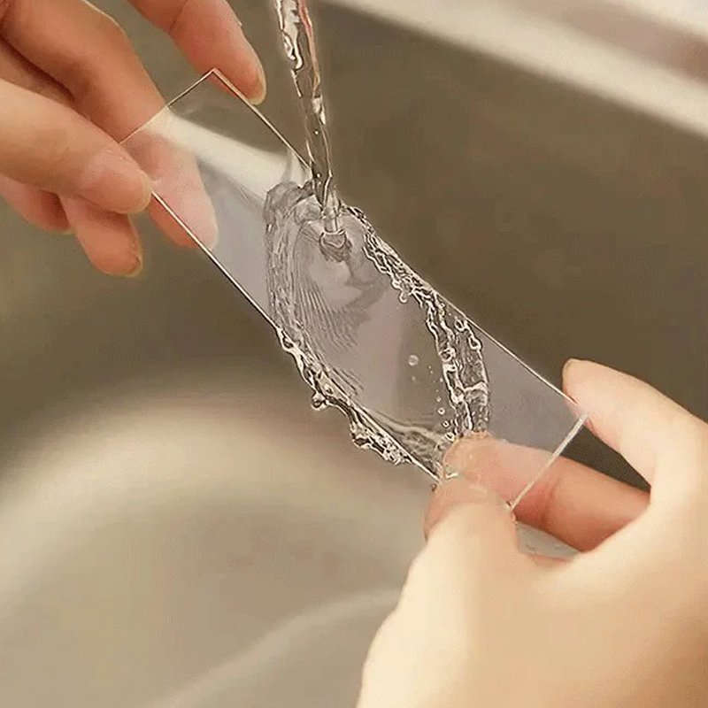 はがせる透明な両面テープ