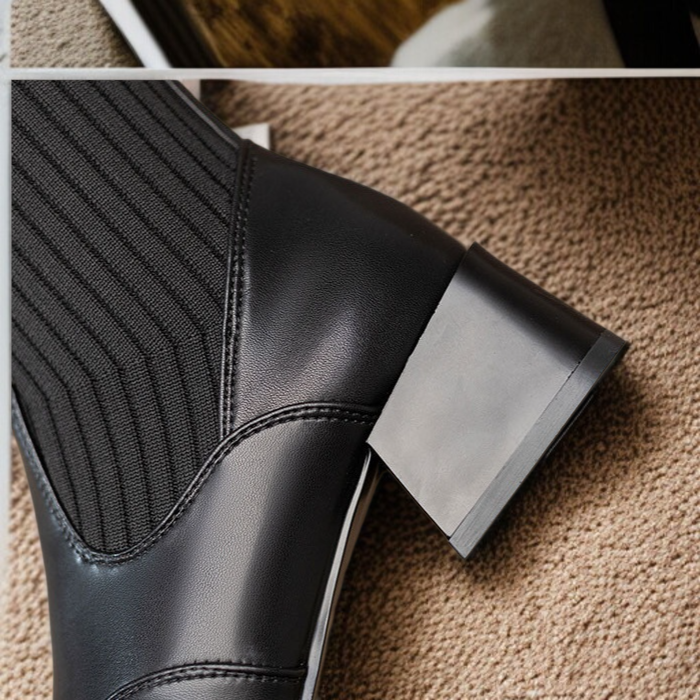 ニットストレッチ素材のマーティンブーツ