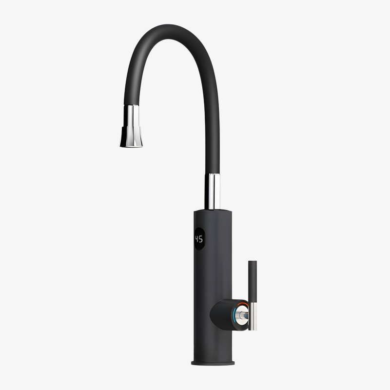 Nahaufnahme: Elektrischer Wasserhahn mit LED-Digitalanzeige