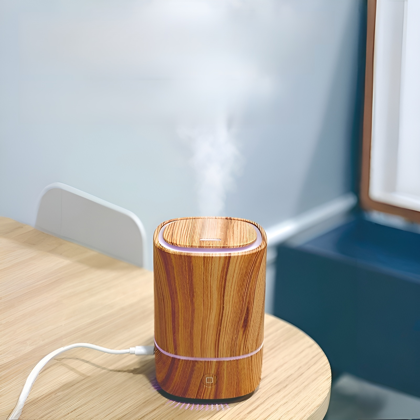 水蒸気を噴霧する加湿器