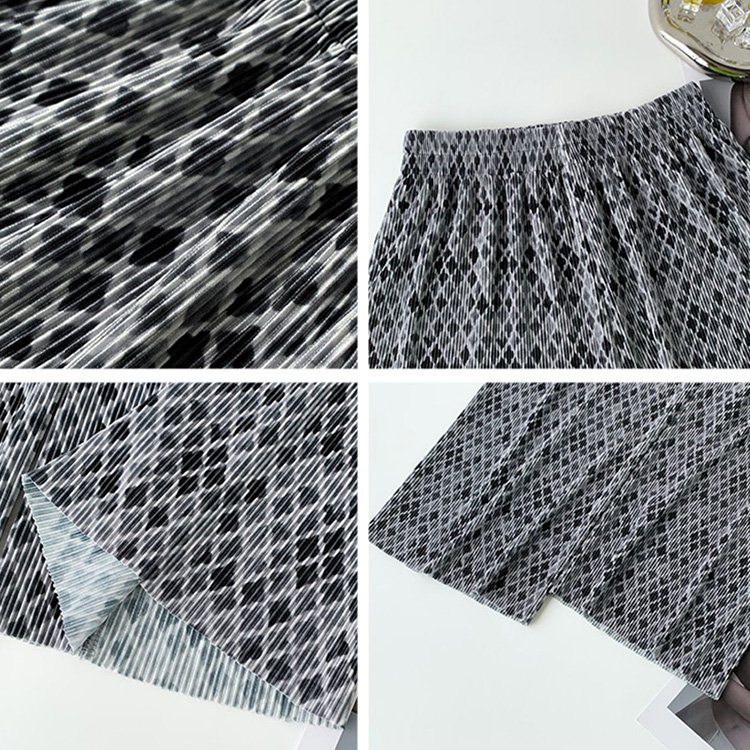 プリーツワイドパンツ