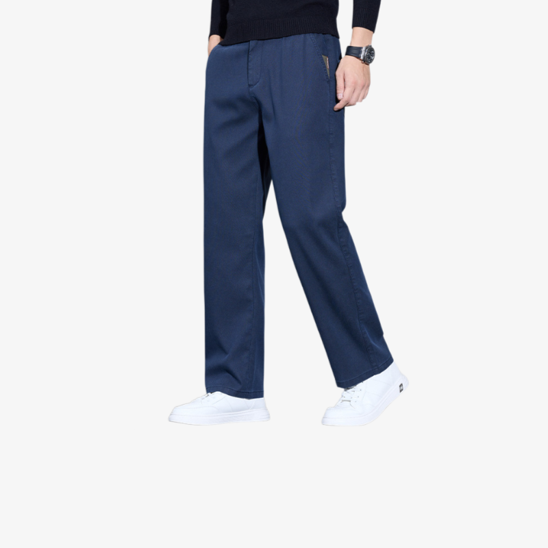 고급스러운 소재의 남성 팬츠 근접 이미지