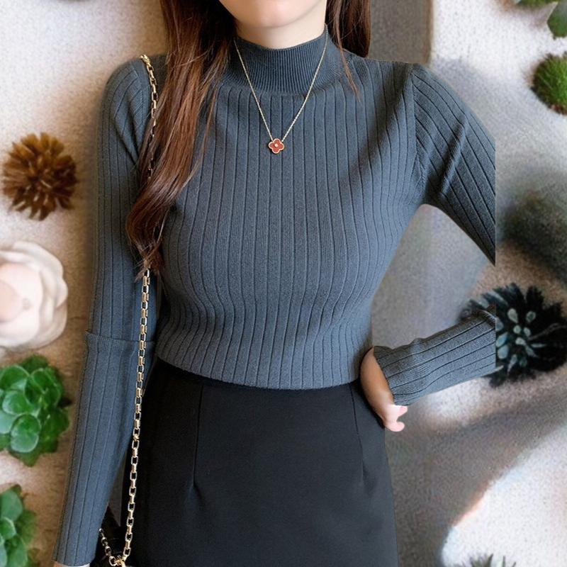 インナーにも使えるレディースニットセーター