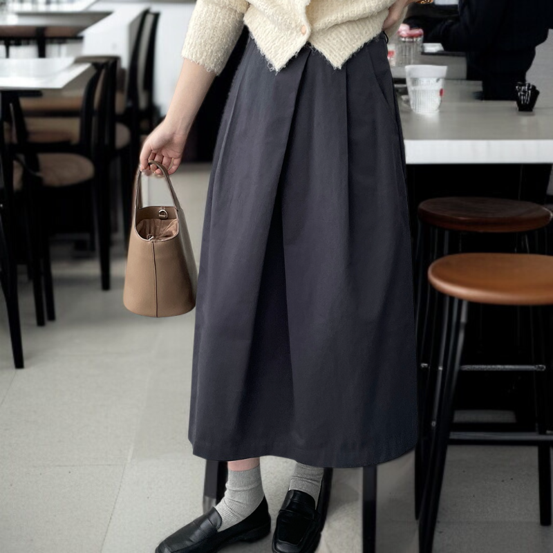 트렌디한 주름 A라인 스커트 디테일