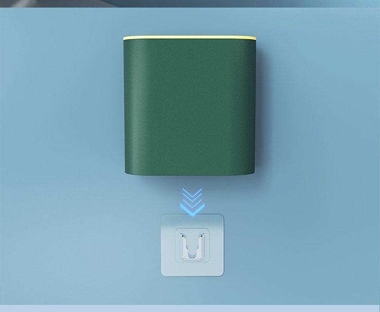 トイレ周りに置いた清潔なブラシスタンド