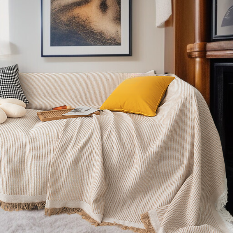 ユニバーサルサイズのソファカバーの設置例