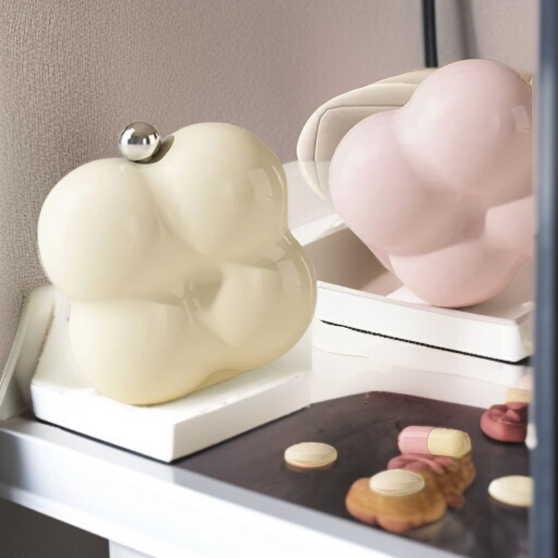 携帯用医薬品ディスペンサーのコンパクトデザイン