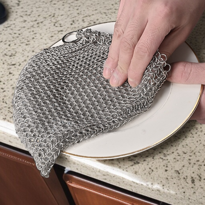 다용도 주방 청소 브러쉬 사용 예시