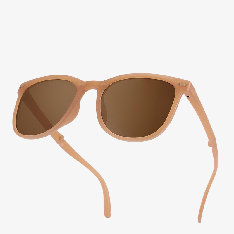 가방에 쉽게 보관 가능한 휴대용 선글라스