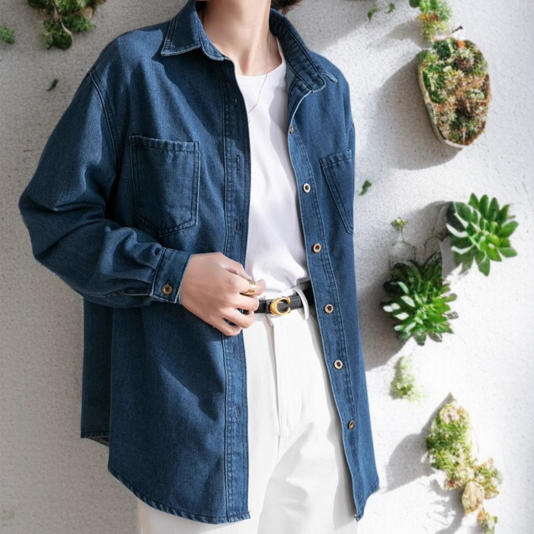 デニムシャツを使った重ね着コーディネート例