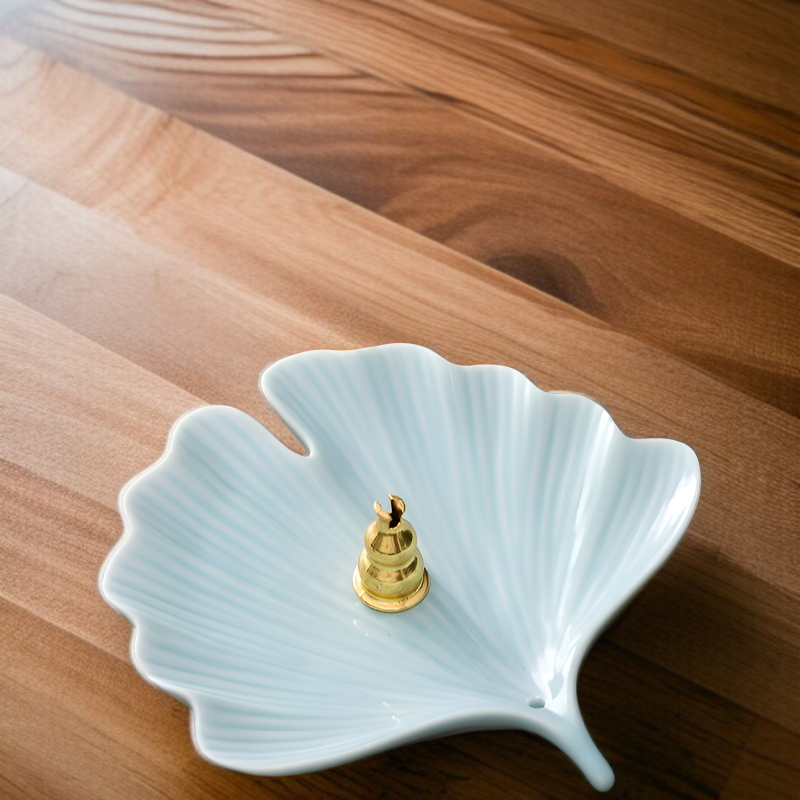 アンティーク調の木目ミニ香炉正面画像