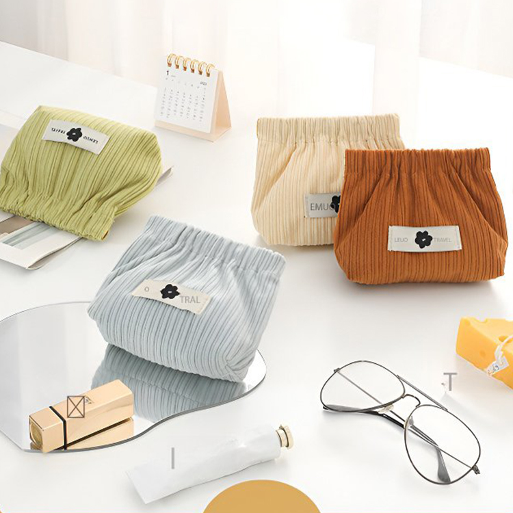 コーデュロイポーチ