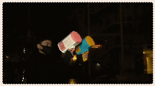 翻译件-HFH-抖音爆款32孔火箭筒泡泡机-1142110_06-01.gif