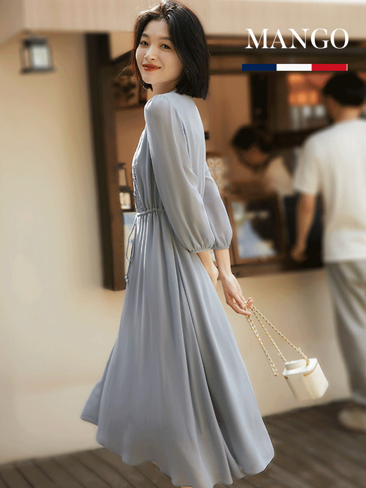 فستان فرنسي مطرز من حرير التوت