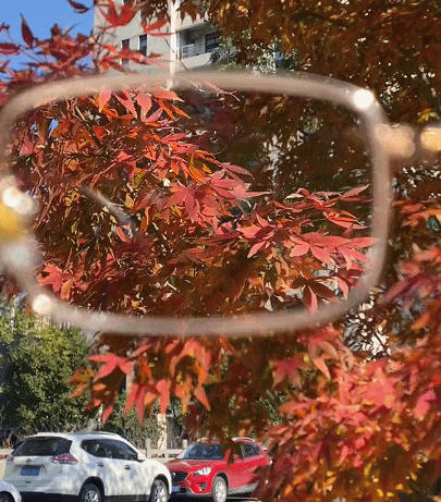 長時間着用でも快適な軽量老眼鏡