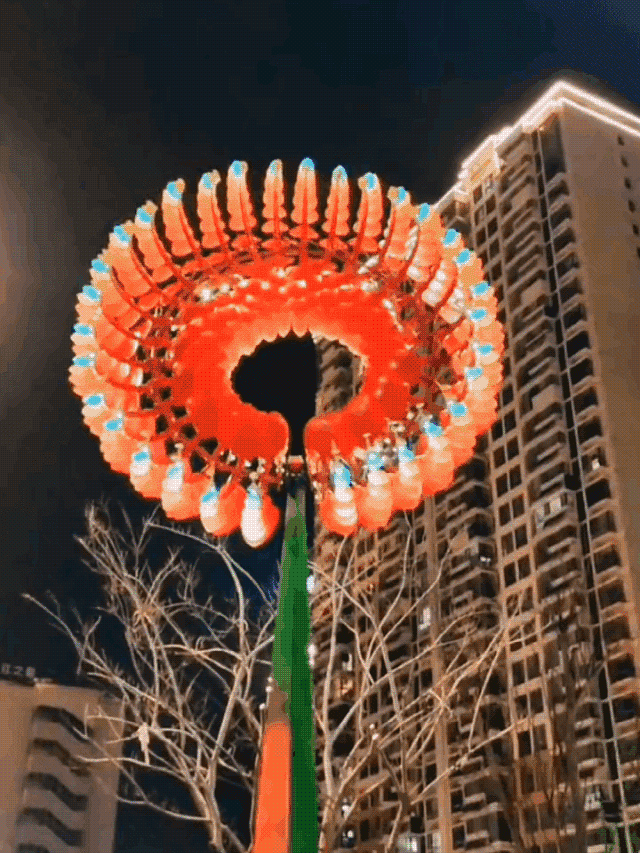 Sculptura de vânt în aer liber, rotativă, cu floarea soarelui