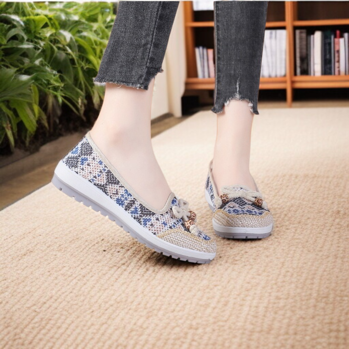 여성 소프트 바닥 펀칭 캐주얼 그물신 가볍고 통기성 여성화 중장년 엄마신발 소프트 펀칭 캐주얼 여성화