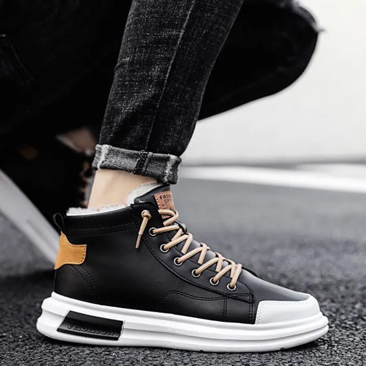 裏ボアハイカットスニーカー