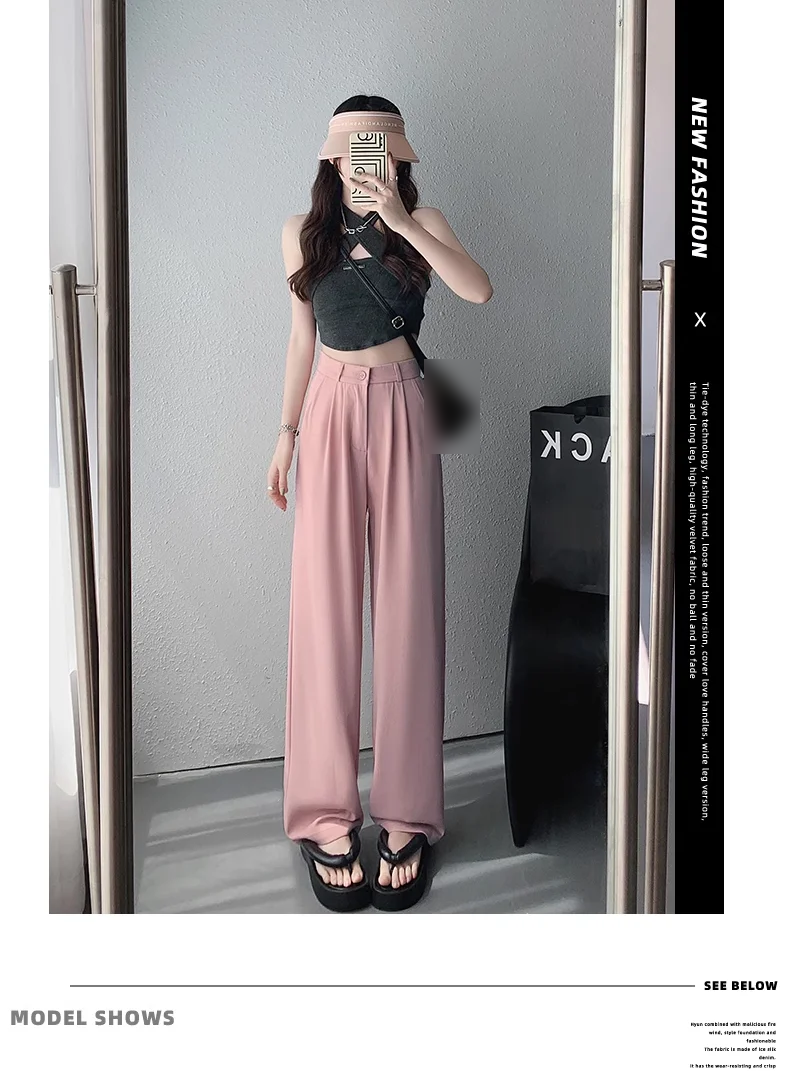 ウエスト部分のタックデザインが特徴のパンツ