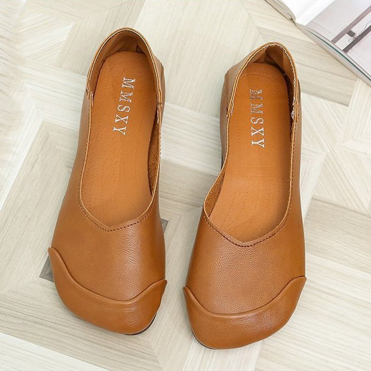 フラットパンプス