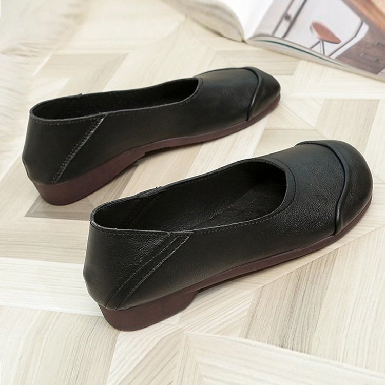 フラットパンプス