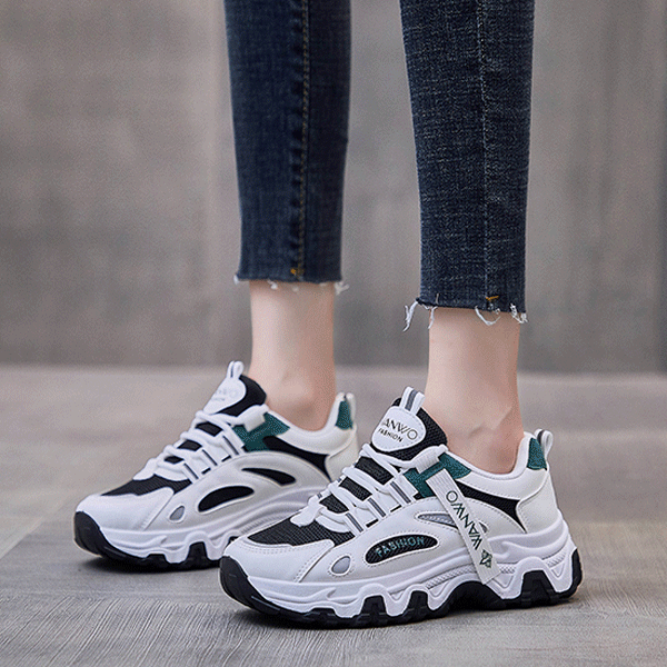 厚底スニーカー