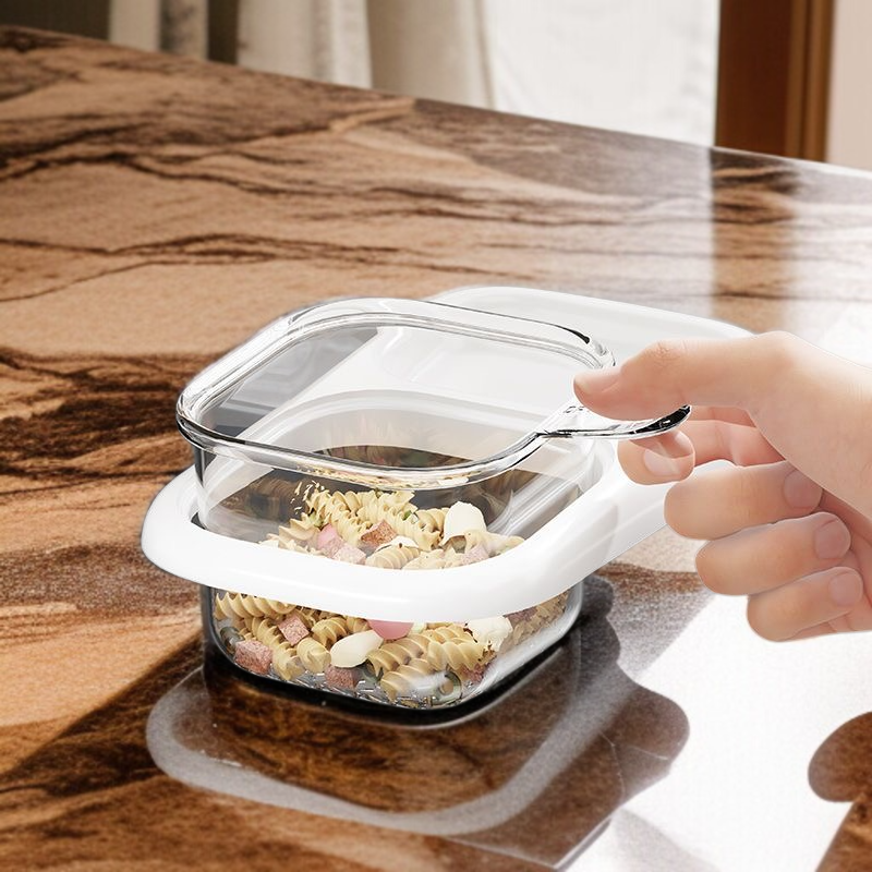 싱크대에 부착된 빨판식 바구니 사용 장면