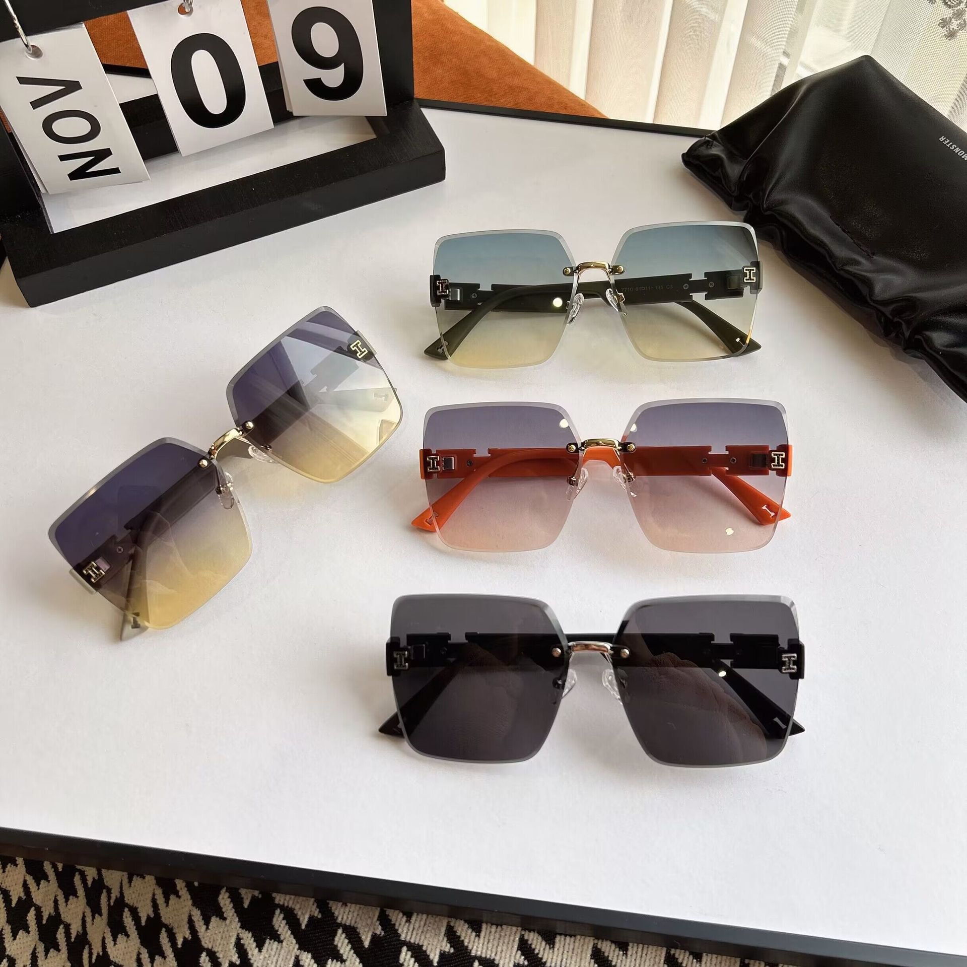 Stylish Rimless Sunglasses