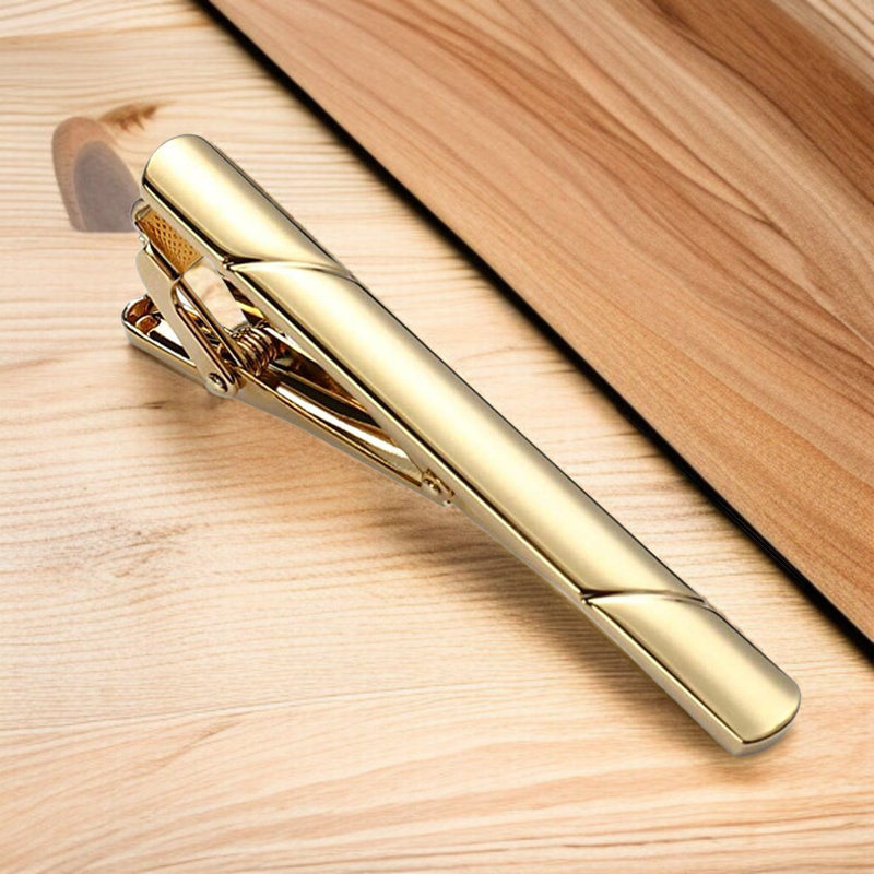 軽量ネクタイピンの装着イメージ