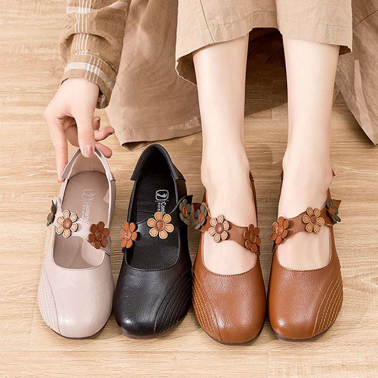 フラットパンプス