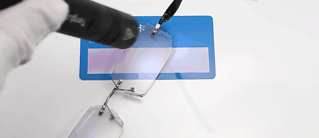 高級感あるダイヤモンド縁取りのディテール