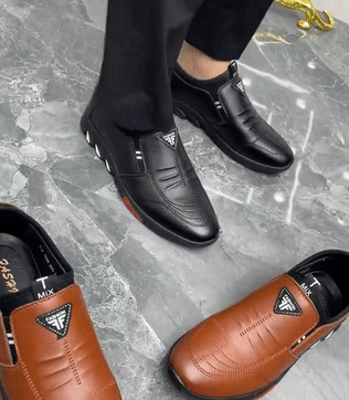 Casual men's leather shoes